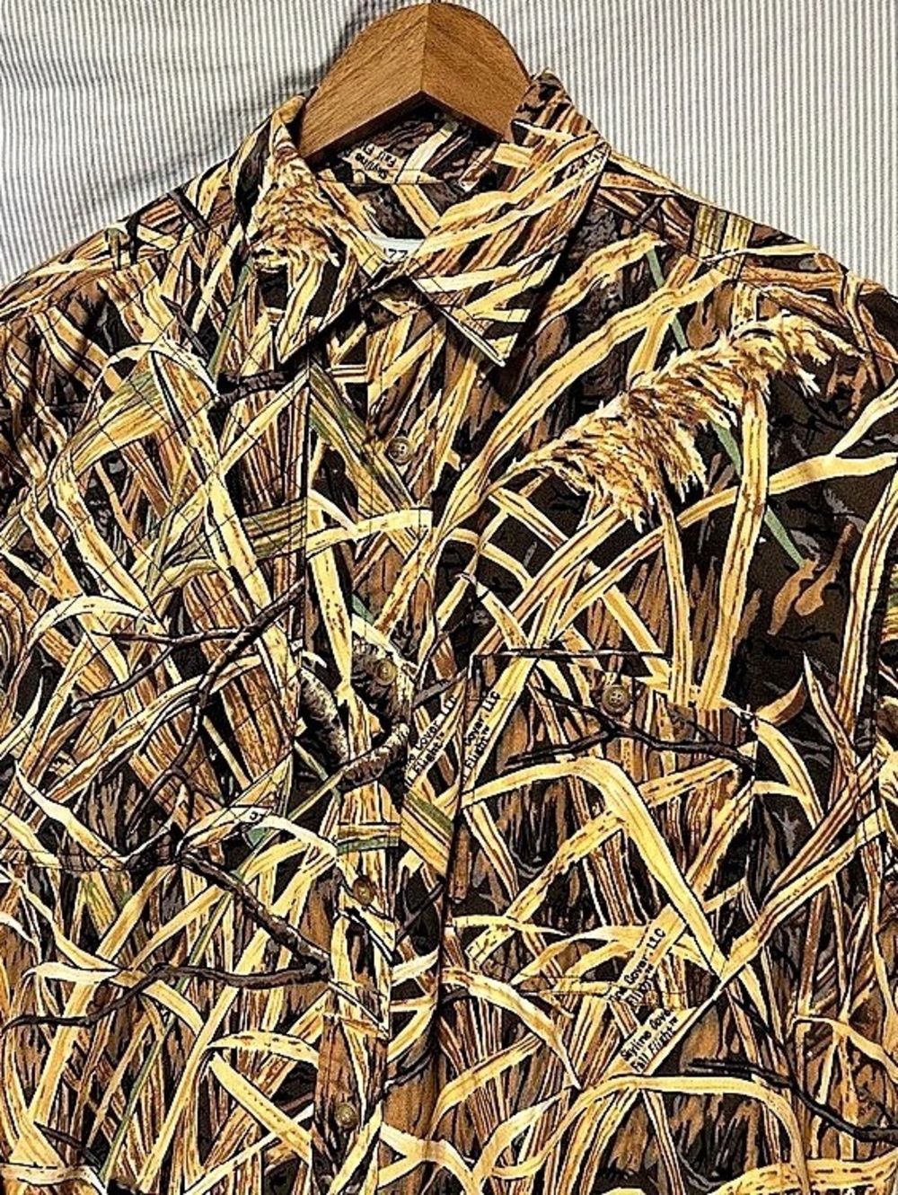 Orvis BUZZ OFF Men's Cotton Camo Button Down Size Medium